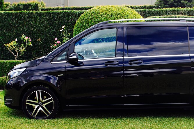 Luxury Sydney Airport Arrivals Transfer by People Mover - The Sum Up