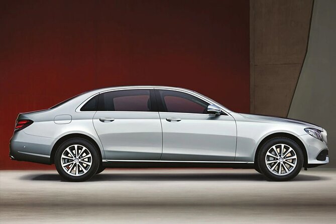 Luxury Taj Mahal Tour by Mercedes - BMW - Audi - Tour Highlights