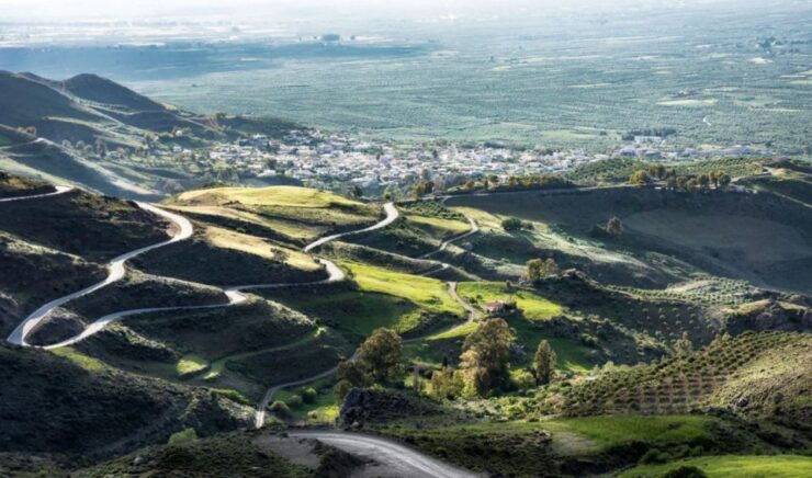 Luxury Tour From Elounda: Knosos Palace & Museum With Winery - Activity Details