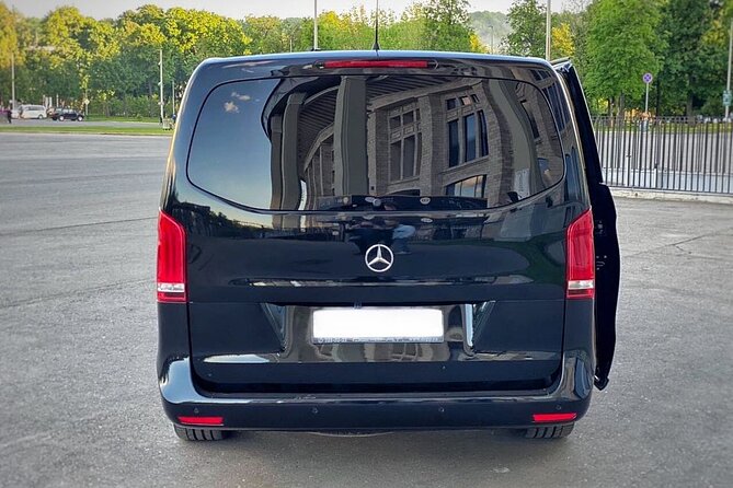 Luxury Transfer From Cancún Airport to Hotel (Mercedes-Benz V220) - Infant Seats and Traveler Participation