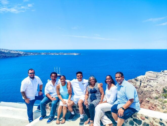 Luxury Transportation From/To Oia - Free Cancellation and Reservation