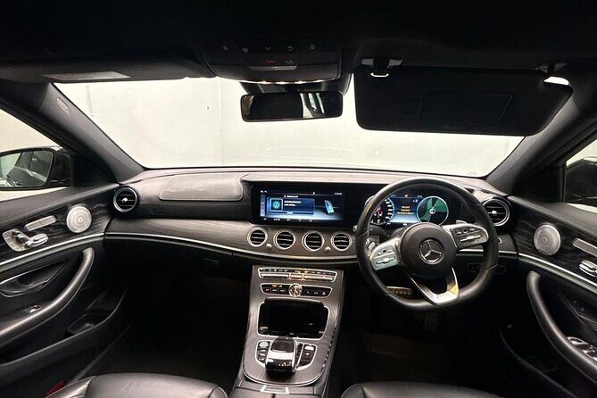 Luxury Vehicle Transfers Gold Coast Airport to Gold Coast Hotels - An In-depth Look at the Experience