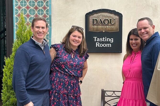 Luxury Wine Tasting in Paso Robles with Pour Decisions - The Experience and Transportation