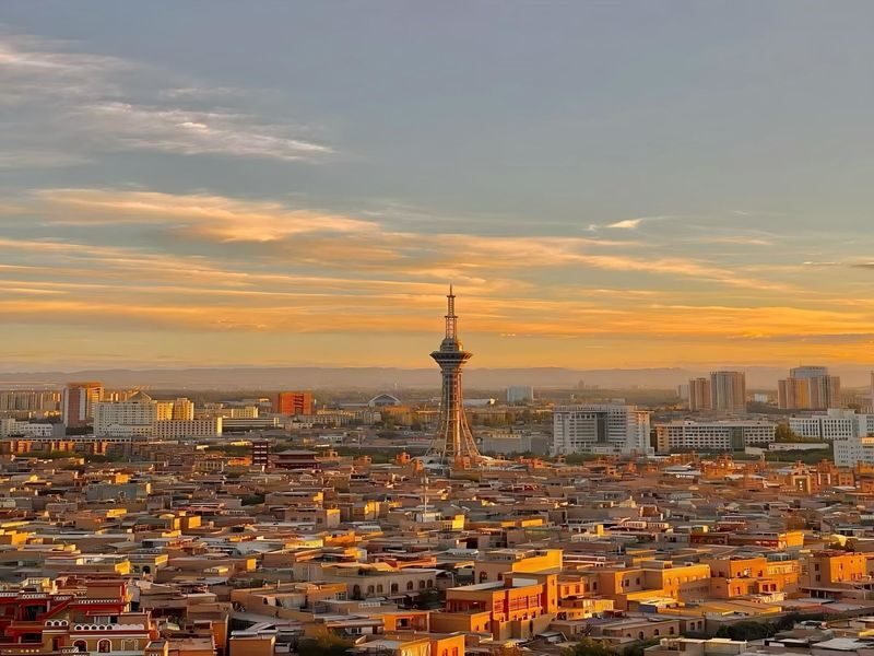Luxury Xinjiang Southern Xinjiang Kashgar 6-Day Private Tour - Kashgar’s Old City Makes a Strong Start