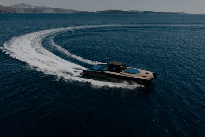 Luxury Yacht Cruises in Santorini Island - Inclusions and Amenities