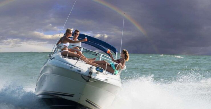 Luxury Yacht Experience on Danube in Vienna - Food and Services Provided