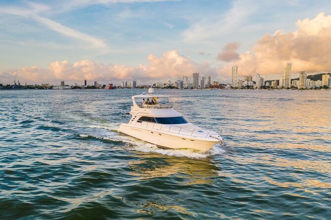 Luxury Yacht Rental in Cartagena De Indias Sea Ray 56 - Reviews and Ratings