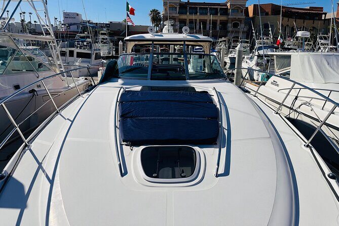 Luxury Yacht Tour in Los Cabos 45FT SeaRay Sundancer - The Experience From a Traveler’s Perspective