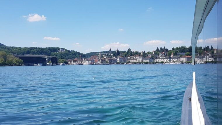 Luzern Elegance: Private City Walk and Panoramic Lake Cruise - Sightseeing Cruise on Lake Lucerne