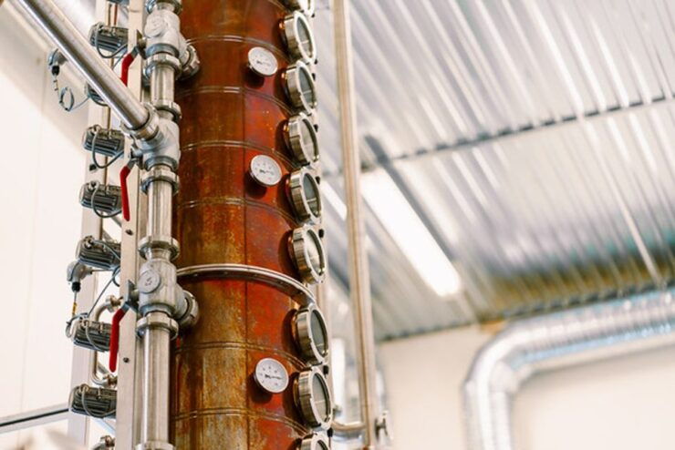 Lyngseidet: Arctic Distillery Guided Whisky Tour - Tour Duration and Guide Availability