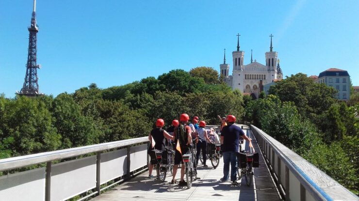 Lyon: 4-Hour Electric Bike Tour With Tasting Break - Tour Duration and Group Size