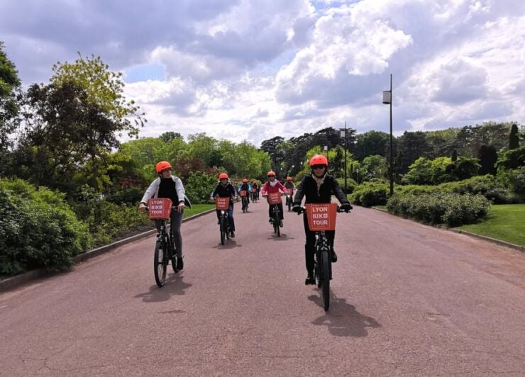 Lyon: 4-Hour Electric Bike Tour With Tasting Break - Language Options and Cancellation Policy