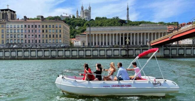 Lyon: Boat Trip From Rochetaille to Vieux-Lyon - Highlights of the Journey