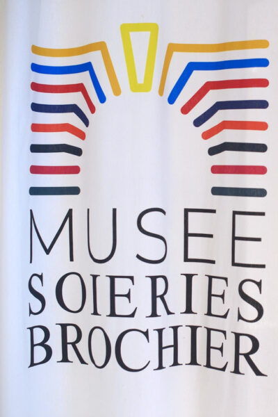Lyon: Brochier Silk Museum Guided Tour in French - Museum Shop Offerings