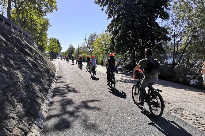 Lyon Electric Bike Tour Including Food Tasting With a Local Guide - Common Questions