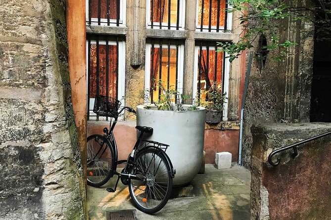 Lyon Highlights & Secrets Walking Guided Tour (Small Group) Including Funicular - Common Questions