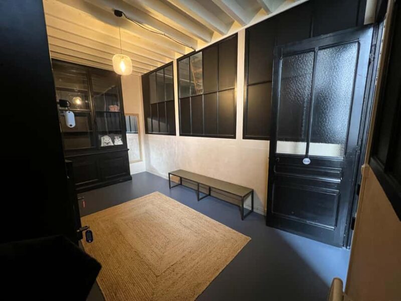 Lyon: Introduction to Pole Dancing in a Group - Good To Know