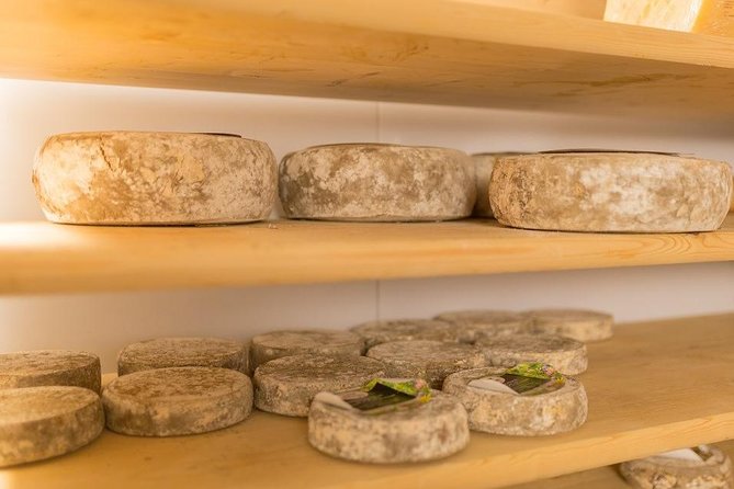 Lyon Old Town Food & Wine Tasting Tour Including a Bouchon Lyonnais - Tour Duration