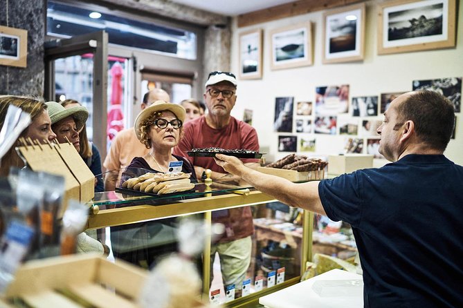 Lyon Old Town Half-Day Walking Food Tour With Local Specialties Tasting & Lunch - Reviews