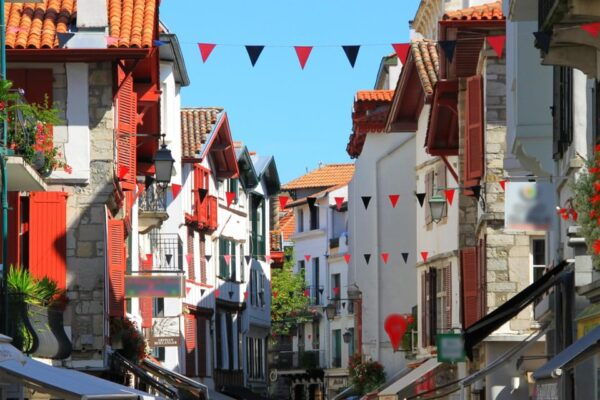 Lyon Old Town Highlights and History Private Walking Tour - Booking Your Tour