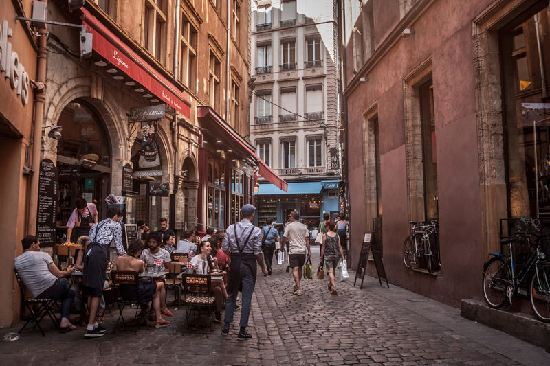 Lyon Old Town & La Presquîle Half-Day Discovery Tour - Key points to know