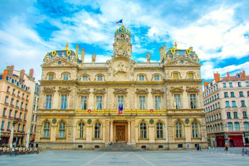 Lyon Old Town Tour with Sightseeing Cruise Tickets - FAQ