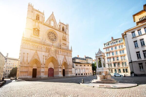 Lyon Old Town Tour With Vaporetto River Cruise Tickets - What to Expect