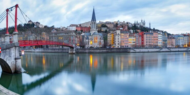 Lyon: Private Architecture Tour With a Local Expert - Experience a Personalized Tour