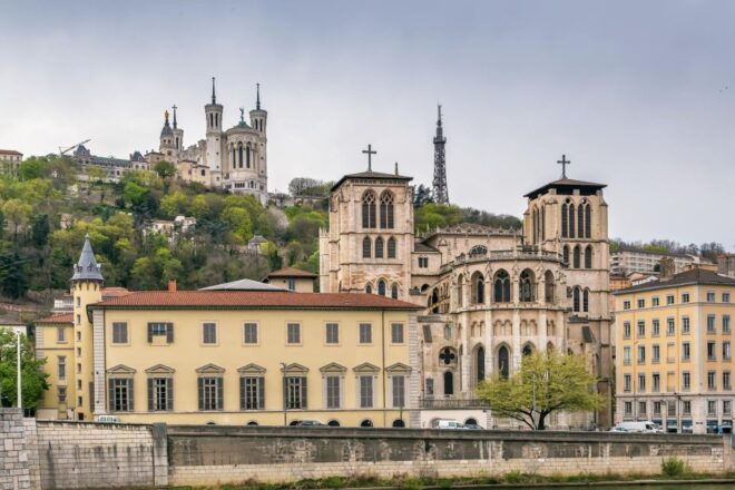 Lyon: Private Architecture Tour With a Local Expert - Lyons Iconic Architecture