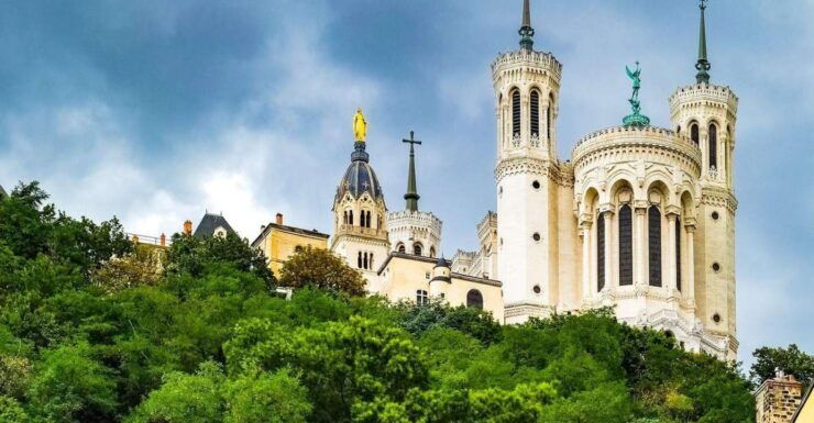 Lyon: Private Guided Walking Tour - Journey Through Lyons History