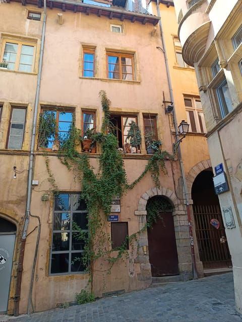 Lyon: Private Walking Tour of the City - Customer Experiences and Feedback