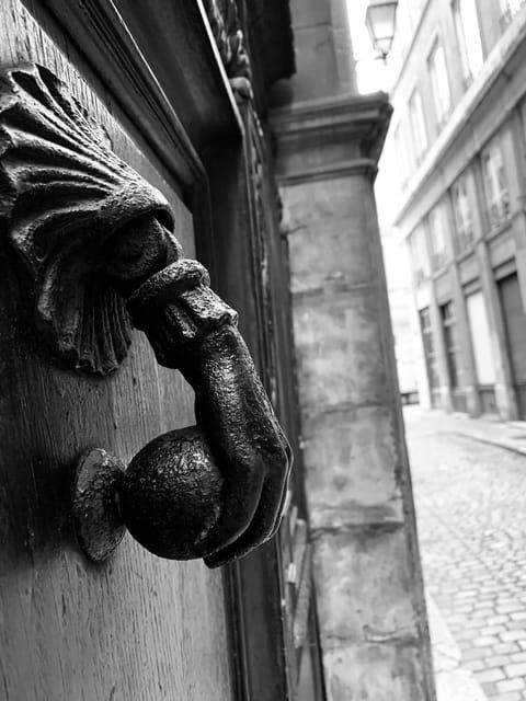 Lyon: Private Walking Tour of Traboules in the Old Town - Silk Trade and the Legacy of Lyon