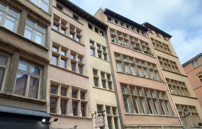 Lyon: Private Walking Tour of Traboules in the Old Town - Recommended Attire and Accessibility