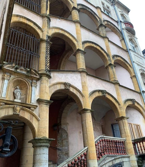 Lyon: Private Walking Tour of Traboules in the Old Town - Booking and Logistics for the Walking Tour