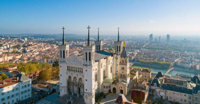 Lyon: Private Walking Tour of UNESCO Old Districts - Gastronomic Delights of Lyon