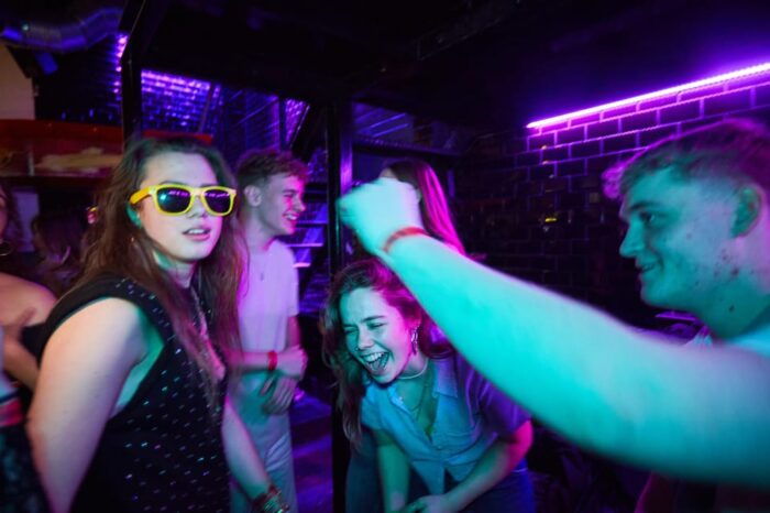 Lyon: Riviera Bar Crawl Party With Free Shots and Vip Entry - Meeting Point and Attire