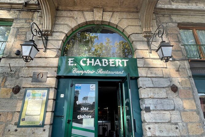 Lyon Scavenger Hunt and City Highlights Walking Tour - Cancellation Policy and Reviews