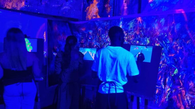 Lyon: Tarot Reading and Neon Painting Workshop - Tarot Reading Experience