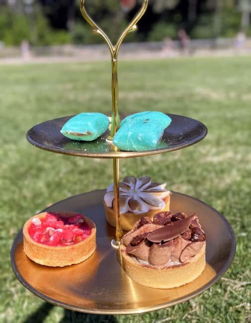 Lyon: Tête d'Or Park Gourmet Picnic Basket - The Food and Its Significance