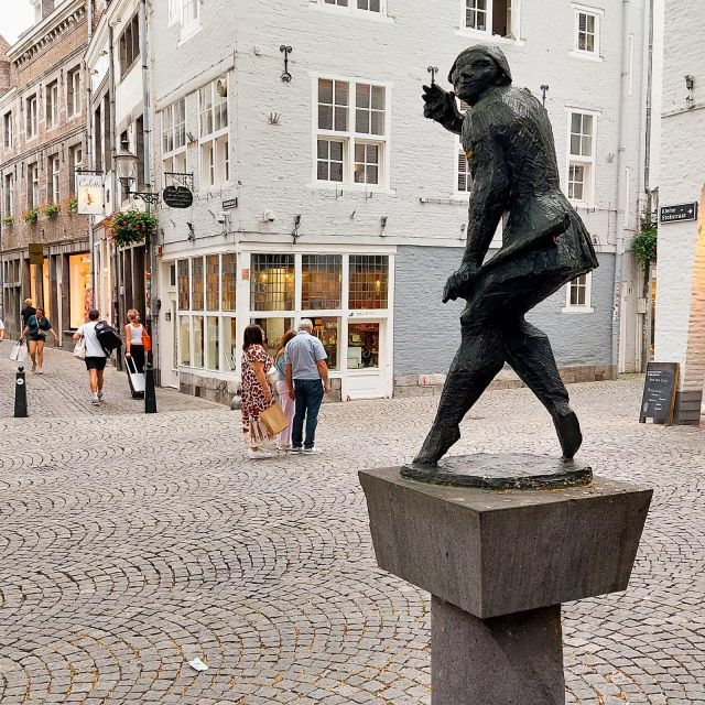 Maastricht: City Exploration Smartphone Game - Curious Facts and Hidden Secrets Revealed
