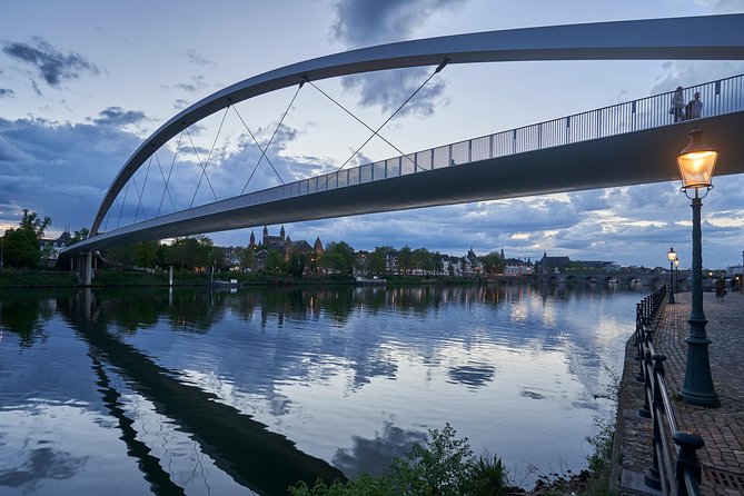 Maastricht Experience With a Local Photographer - End Point and Pickup Details