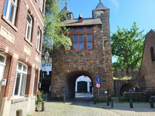 Maastricht Hidden Gems Tour Uncover the Unexpected - Positive Customer Feedback Highlights