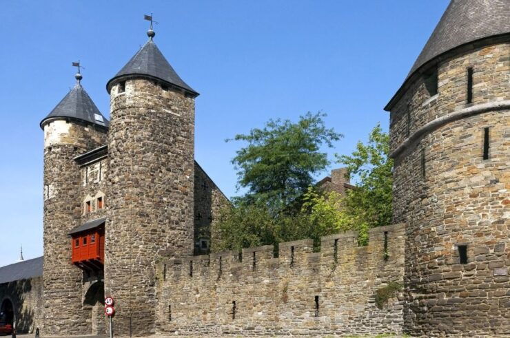 Maastricht: Walking Tour Highlights Audio and Gps Guided - Language and Flexibility