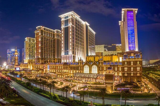 Macau Night City TourPrivate Limo Tour with Driver-Guide - Who Will Appreciate This Tour?