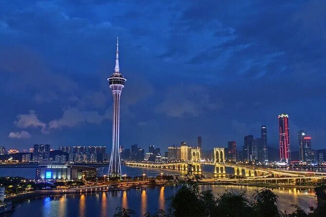 Macau Night City TourPrivate Limo Tour with Driver-Guide - A Deep Dive into the Macau Night Tour Experience