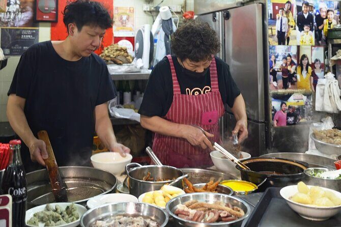 Macau: Private Historic City Tour with Local Food Tasting Tour - Largo do Senado and Monte Forte