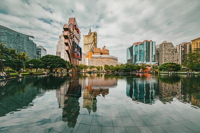 Macau: Private Historic City Tour with Local Food Tasting Tour - The Venetian Macao and free evening