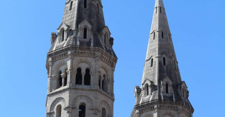 Mâcon - Private Historic Walking Tour - Tour Duration and Guide Availability
