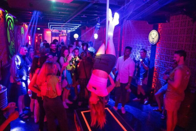 Mad Monkey Hoi An Pub Crawl - Tips for a Memorable Pub Crawl in Hoi An