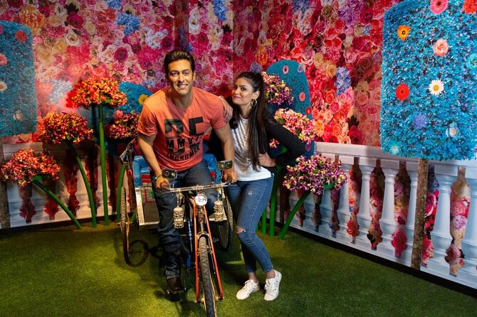 Madame Tussauds Dubai - Exclusive Fame Experience With Transfer - Booking Flexibility and Refund Policy